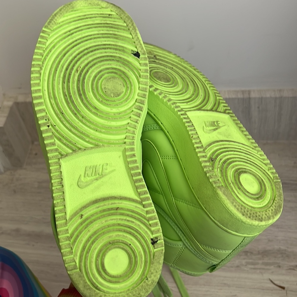 Billie Ellish Jordan Sneakers​ - Picture 4 of 4
